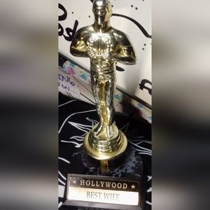 HOLLYWOOD BEST WIFE TROPHY